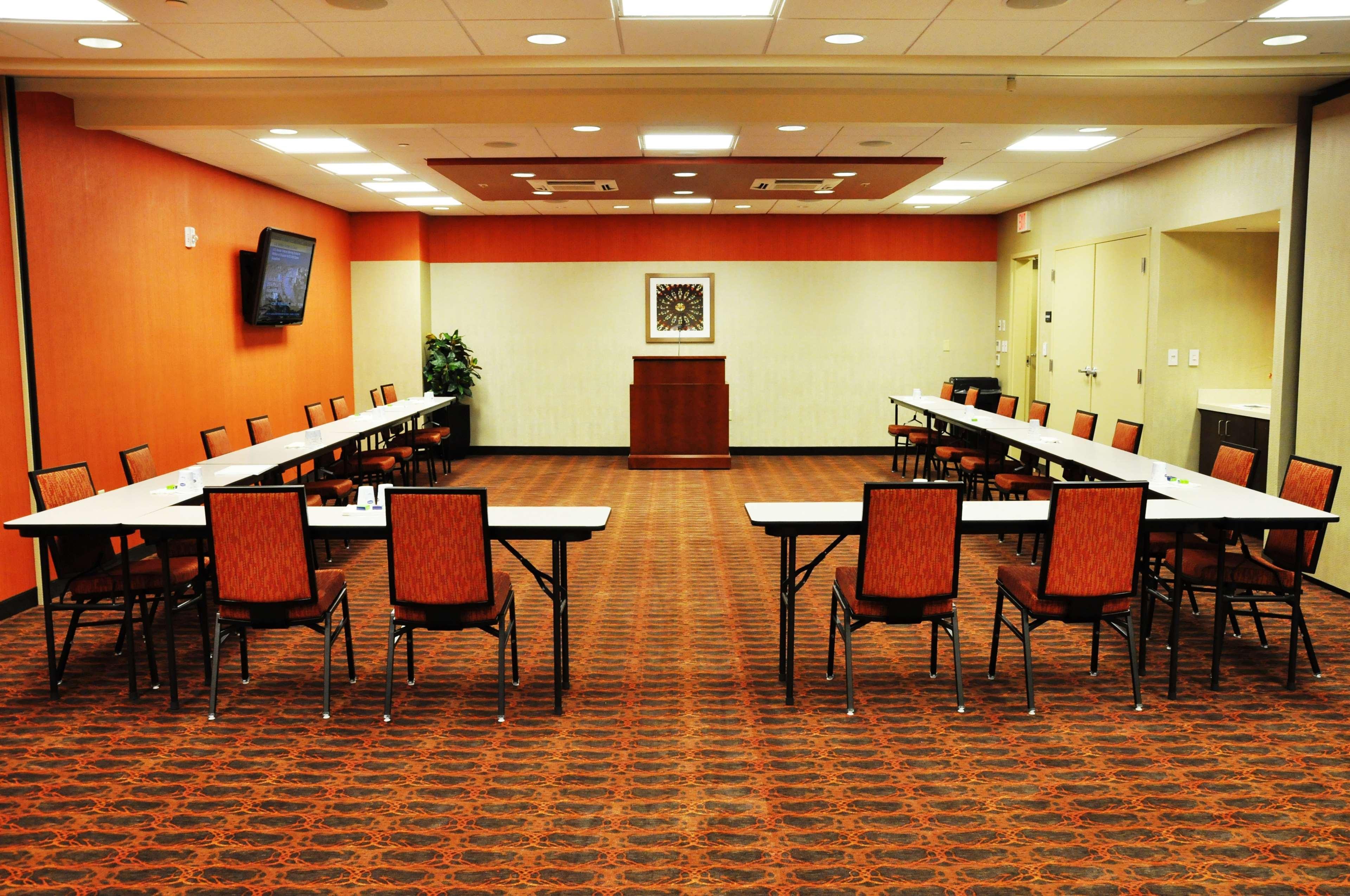 Hampton Inn & Suites Cincinnati / Uptown - University Area Facilities photo